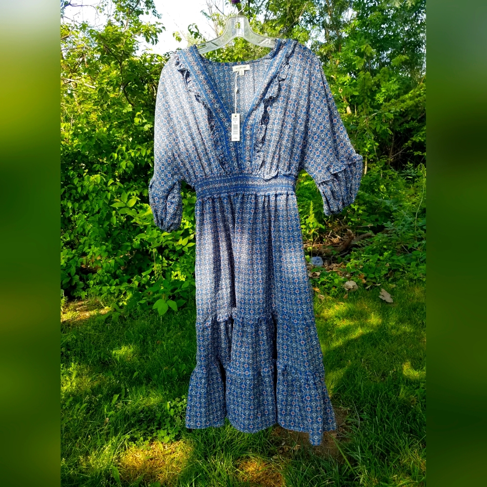 Women's size Large Beautiful Summer Dress.
